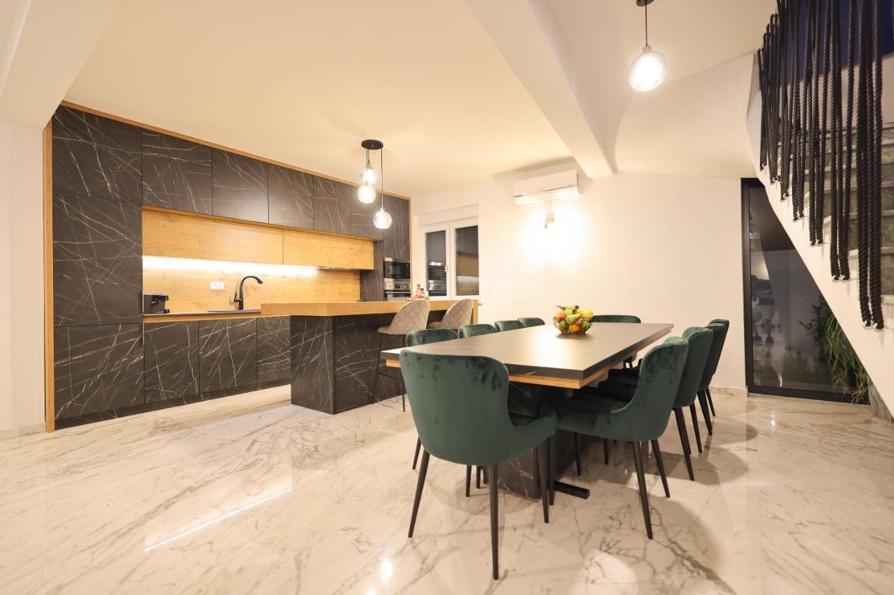 Rhapsody In Green - Luxury Villa In Zadar Crno Esterno foto